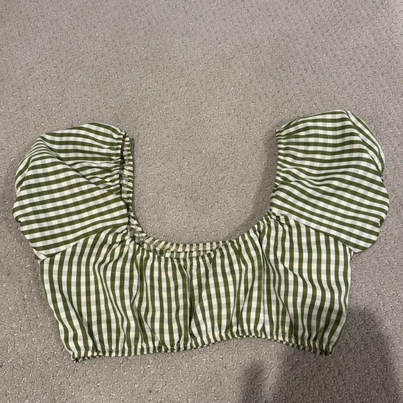 Cute Patterned Crop top - Picture 2 of 4